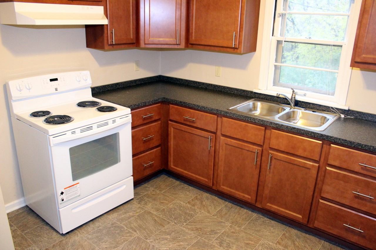 3300 N Dousman Apartments in Riverwest, Milwaukee, WI 53212 Zumper