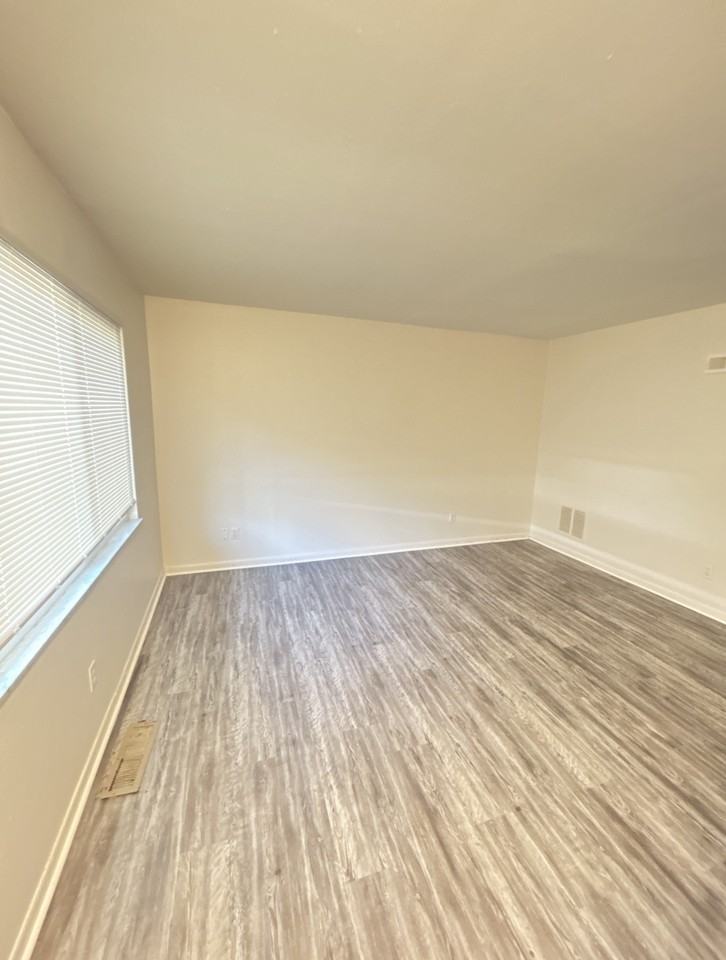 1 Town House Court - Photo 3 of 11