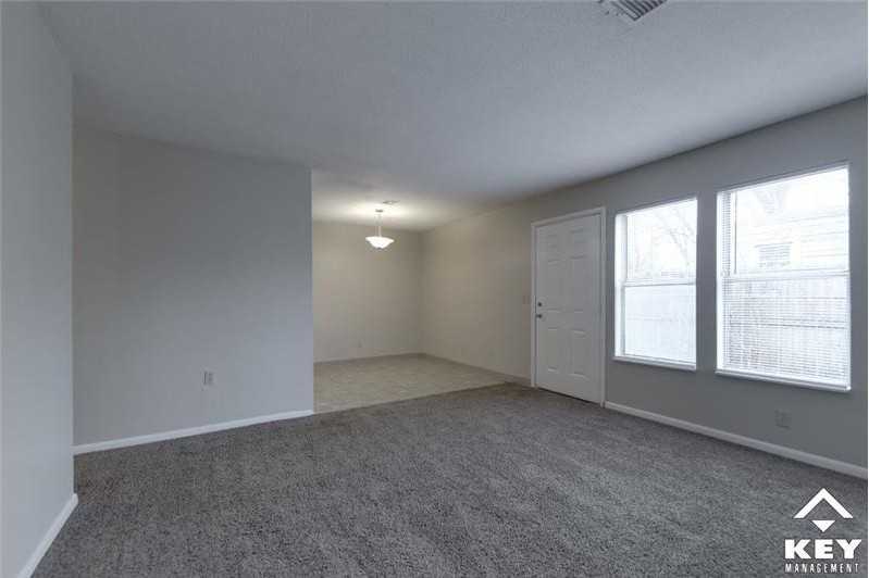 1234 N Ohio Ave - Photo 3 of 16