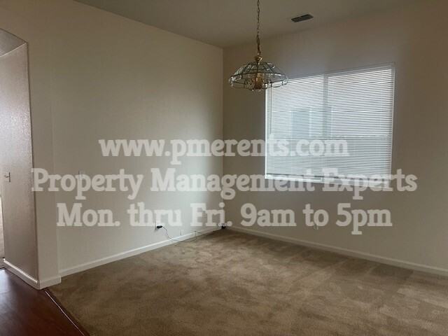 2027 Bur Oak Pl - Photo 2 of 19