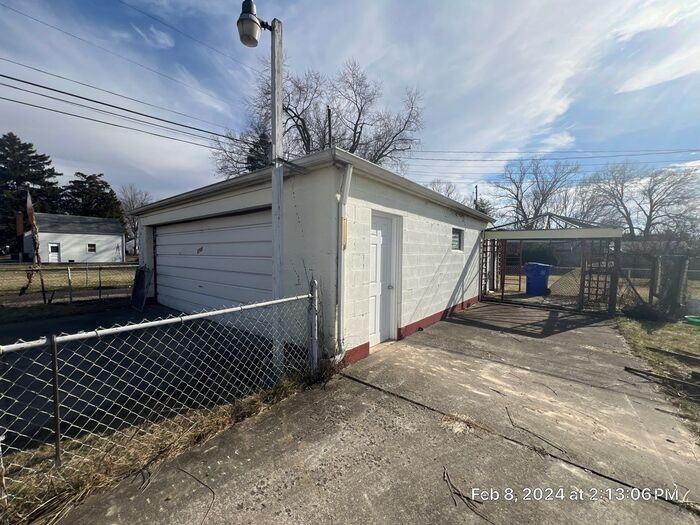 1700 Wilson Ave - Photo 3 of 21