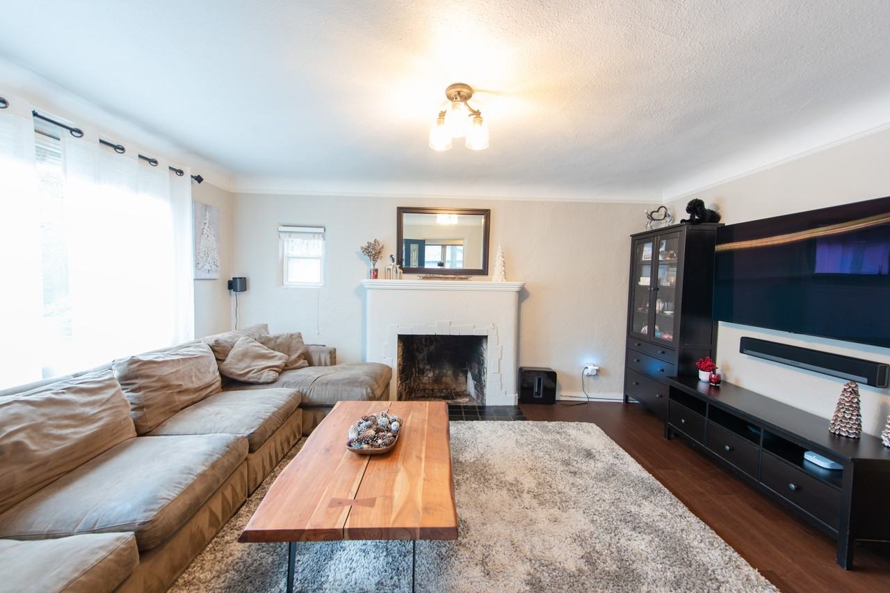 2323 Ne 89th St #1 - Photo 5 of 41