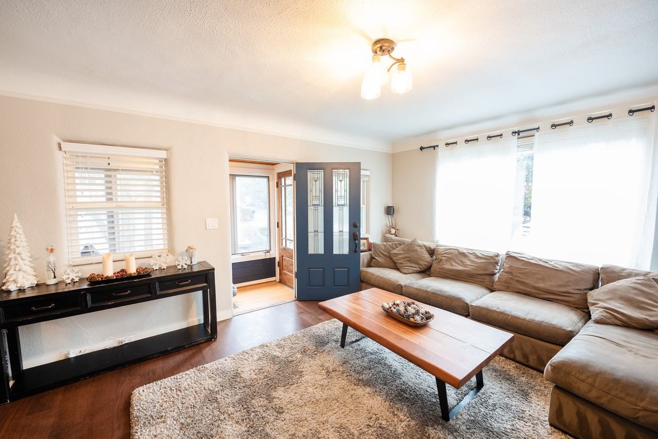 2323 Ne 89th St #1 - Photo 6 of 41