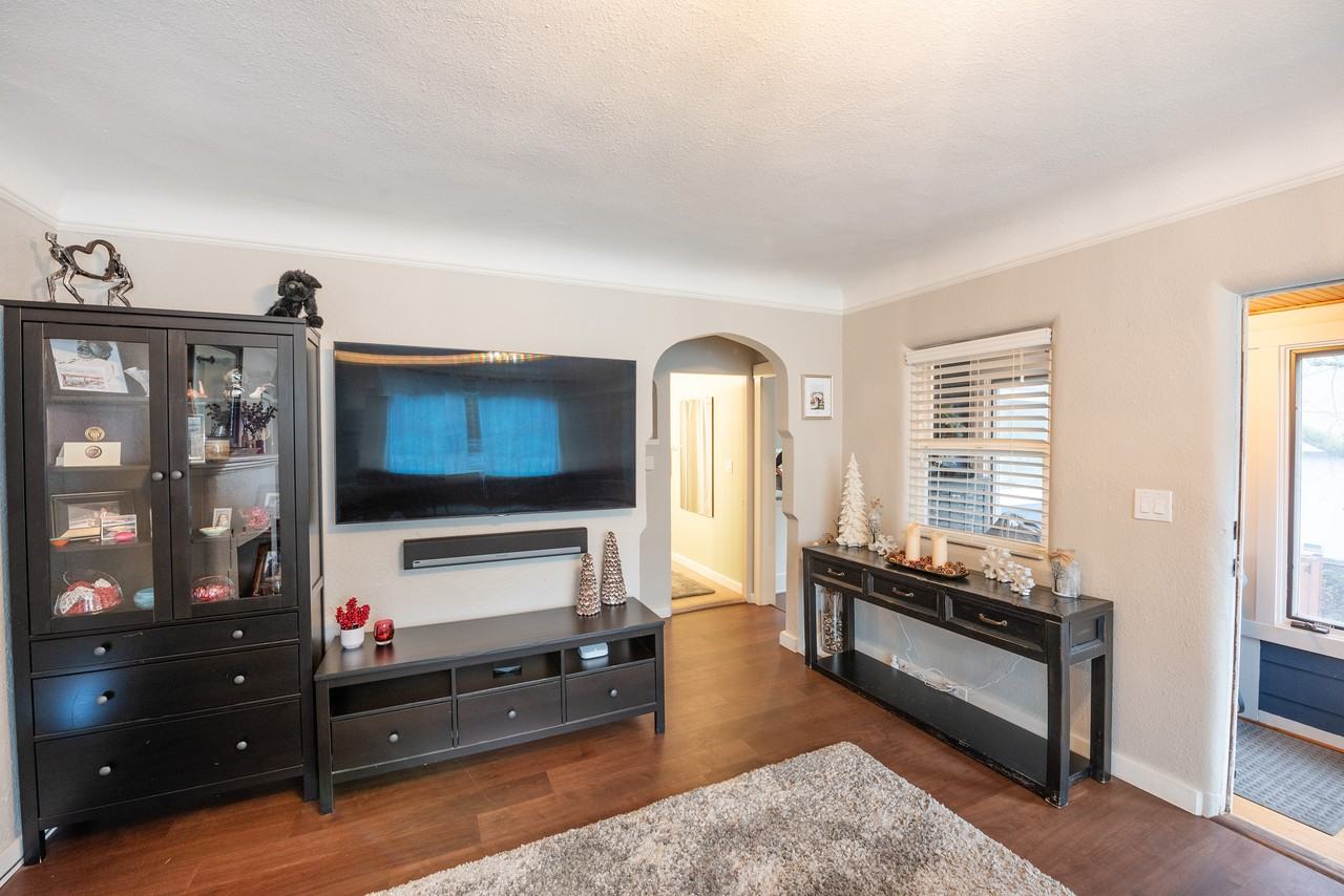 2323 Ne 89th St #1 - Photo 7 of 41