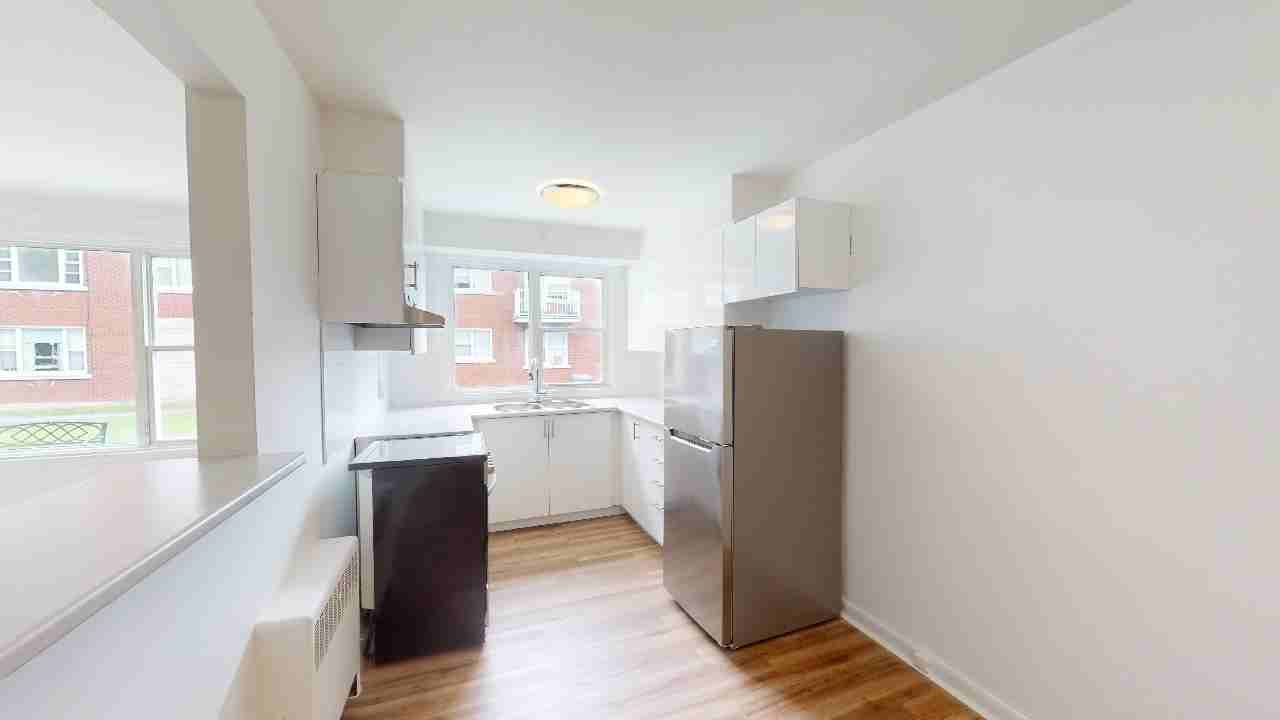 390 Irwin Miller - Photo 3 of 9