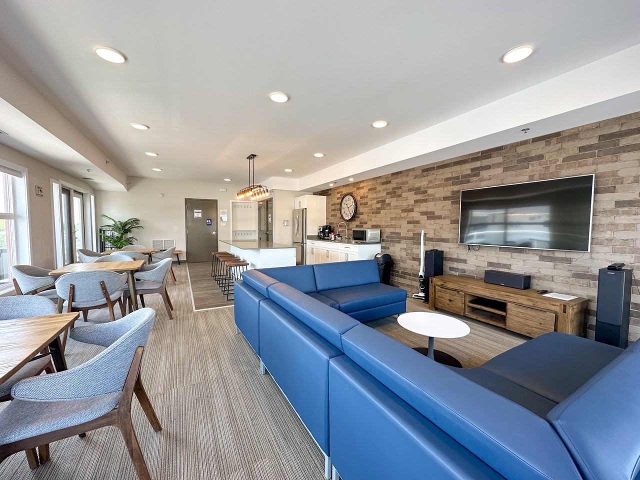 The Edison Apartments 465 Edison Ave, Winnipeg, MB R2G 0M2 Zumper