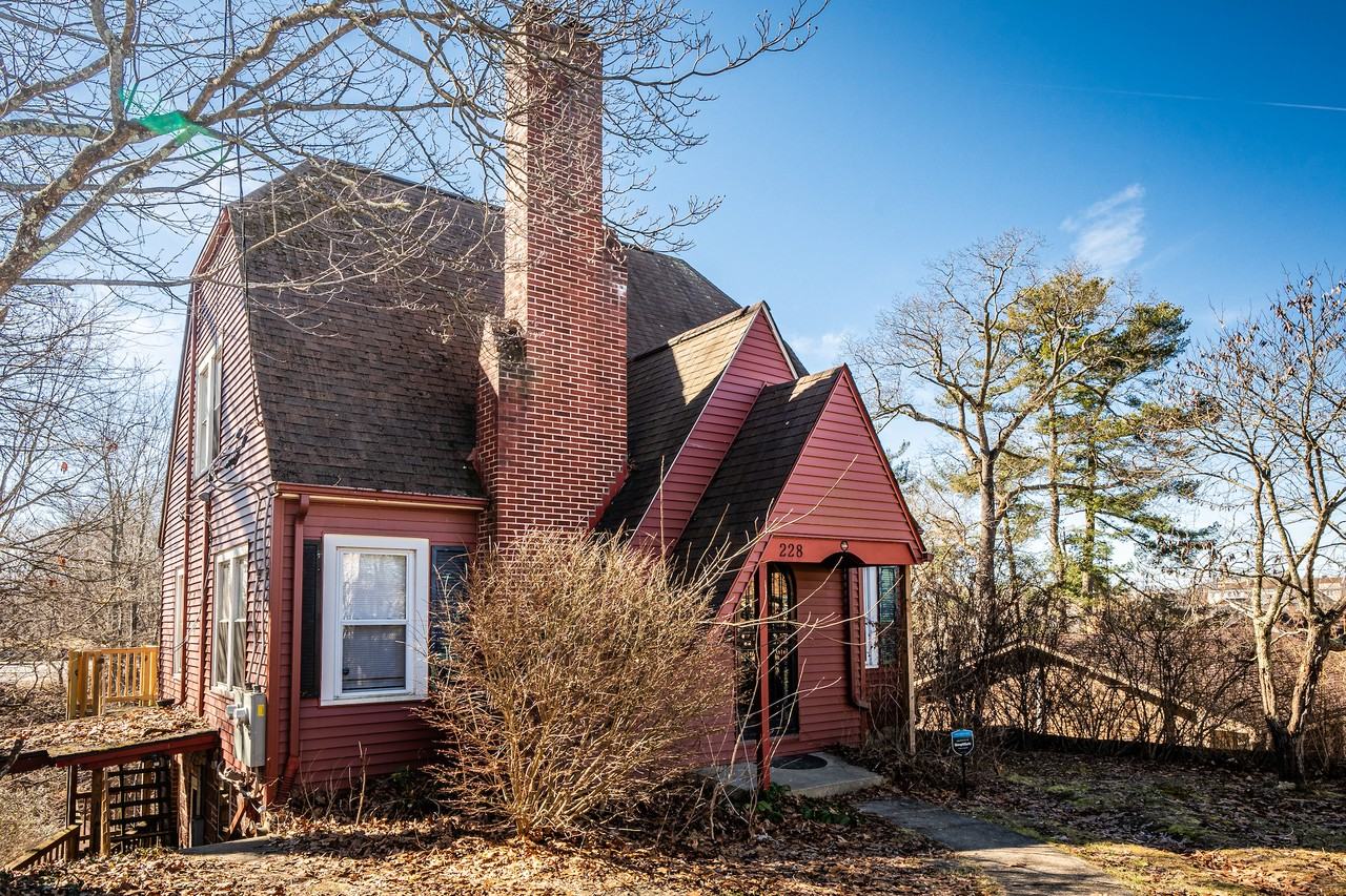 228 Crawford St #B - Photo 7 of 23