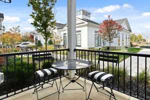 featured image of 700 Reynoldsburg New Albany Rd