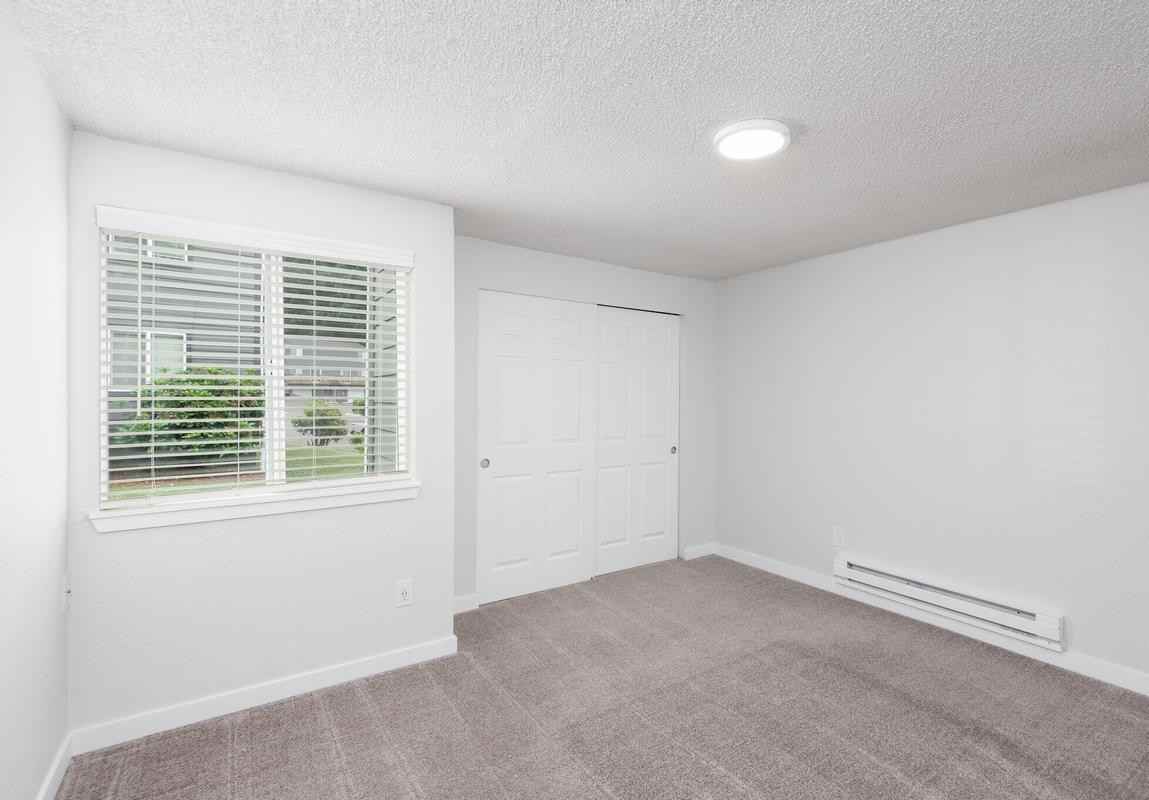 1750 Jackson Ave Se - Photo 5 of 39