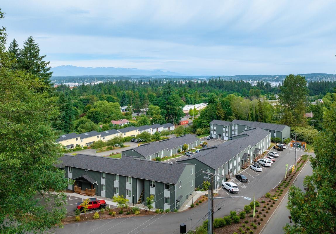 1750 Jackson Avenue Southeast - Photo 6 of 25