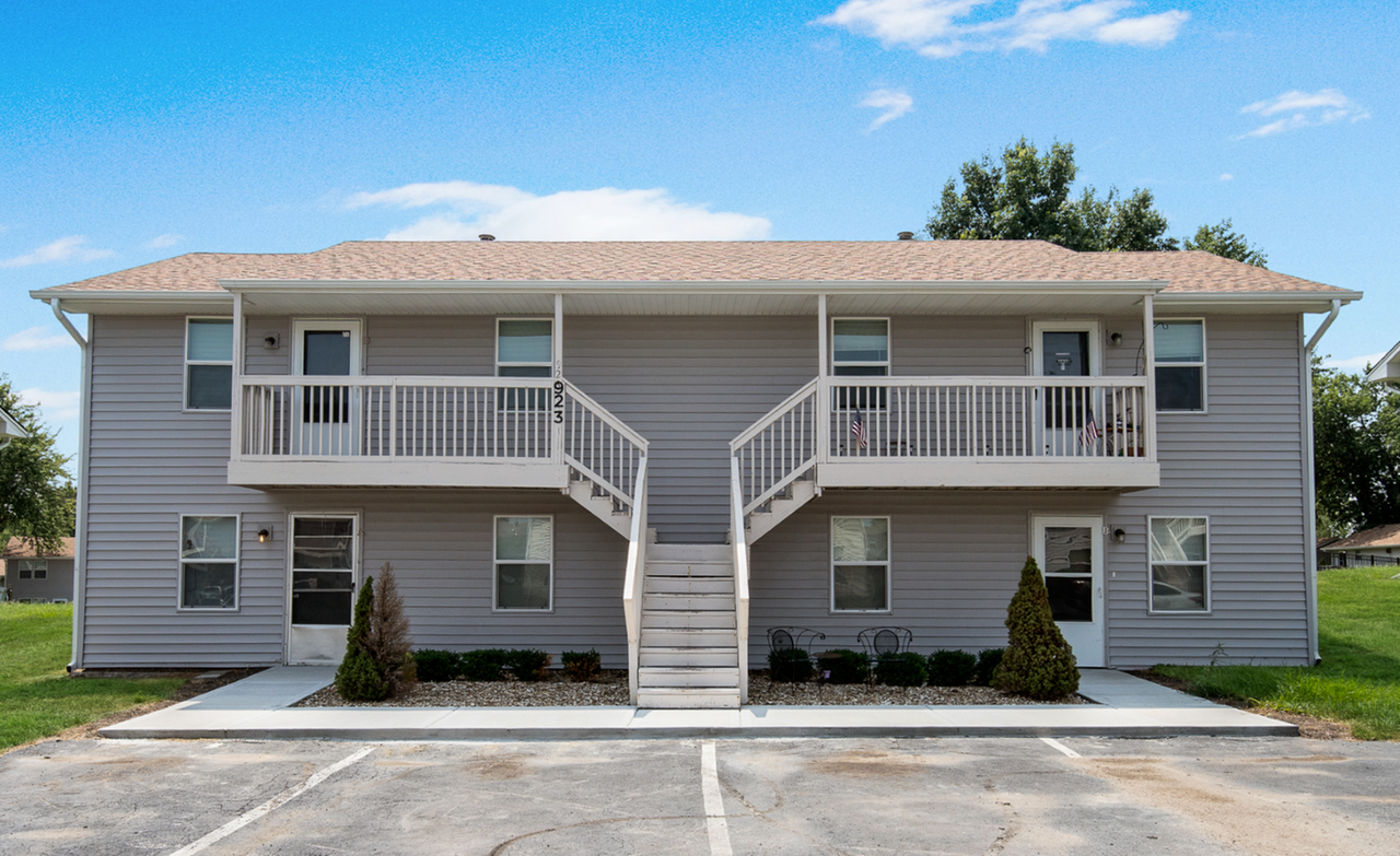Apartments Near Raymore Maple Estates for Raymore Students in Raymore, MO