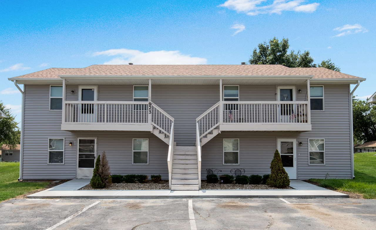 Apartments Near Maple Estates