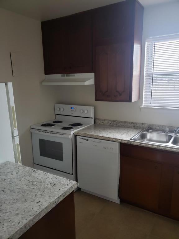 3146 Nw Cache Rd ##207 - Photo 4 of 9