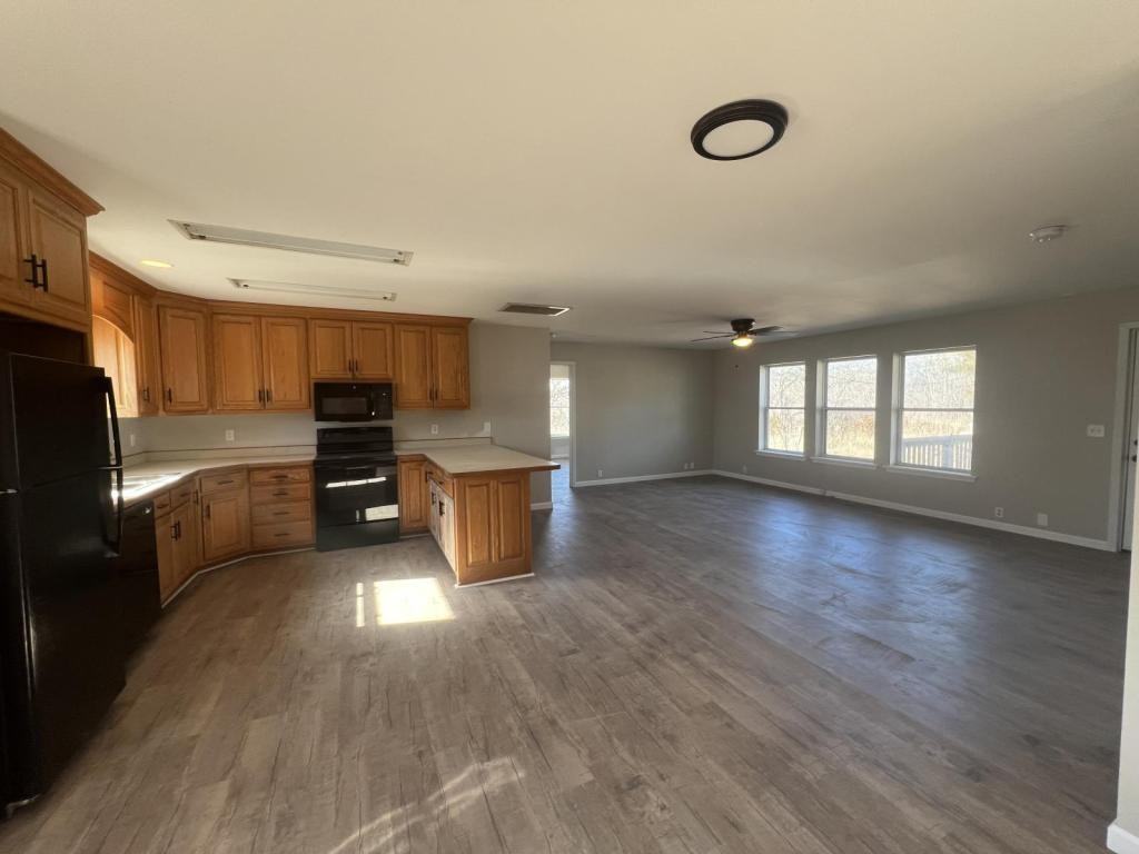 15808 Sumac Rd - Photo 3 of 9