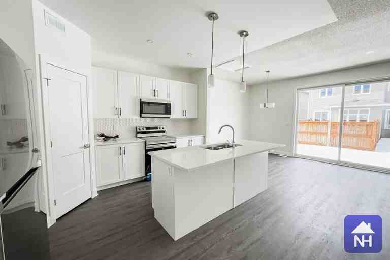 347 Buckthorn Dr - Photo 3 of 23