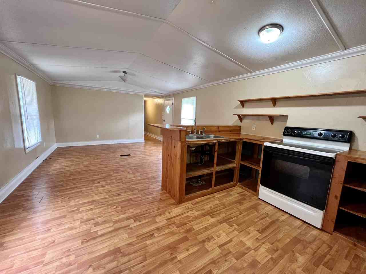 100 Mandalay Dr - Photo 3 of 9