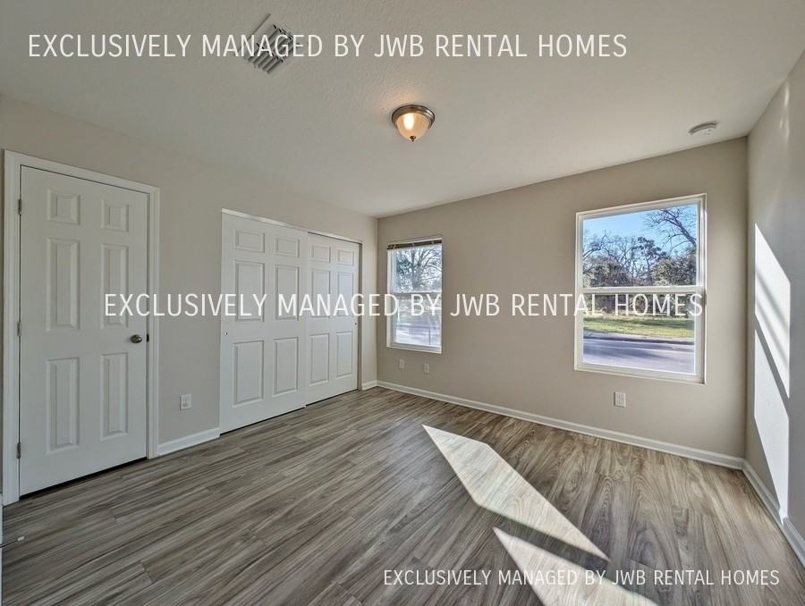 2401 2401 Reverend S L Badger Junior Cir - Photo 2 of 9