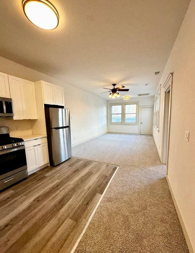 4764 Mission St - Photo 2 of 10