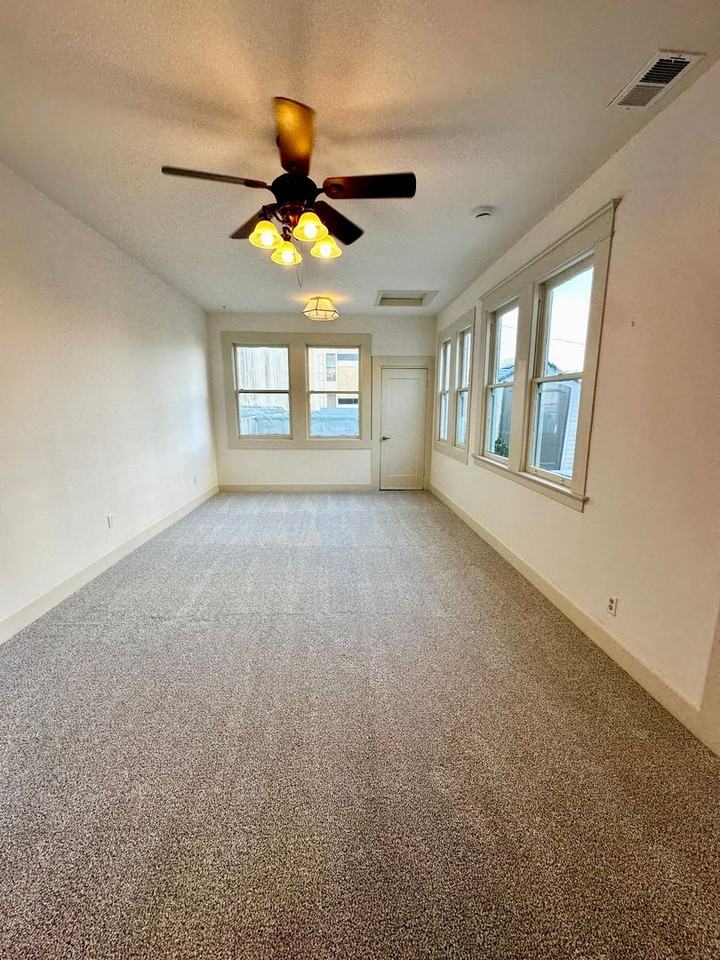 4764 Mission St - Photo 3 of 10