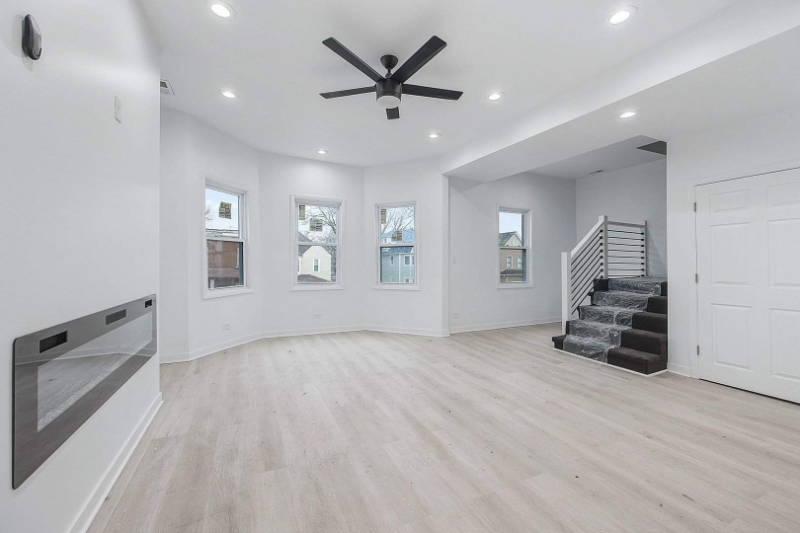 629 N Lockwood Ave #2 - Photo 2 of 11