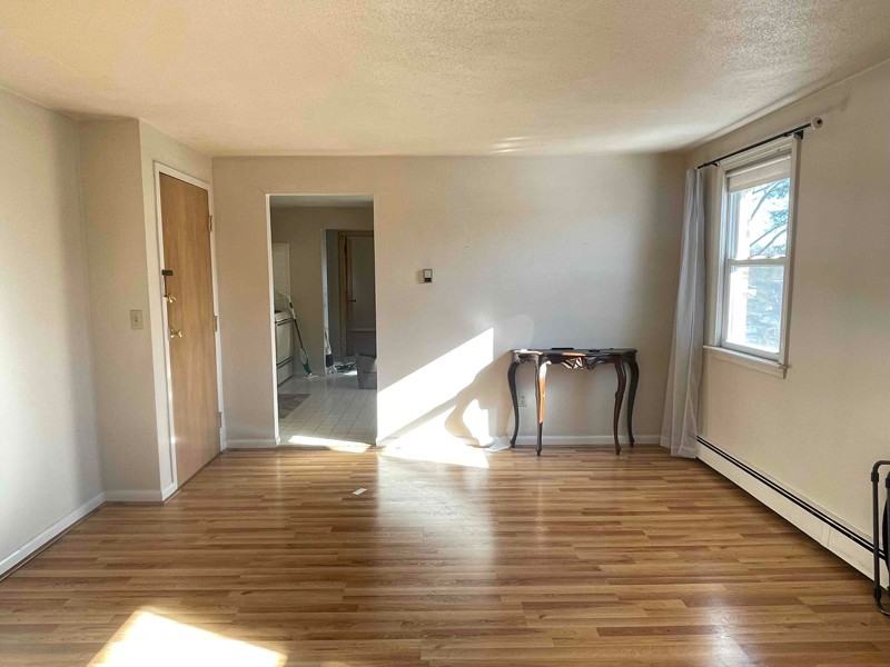 32 Newton Ave #4 - Photo 2 of 15