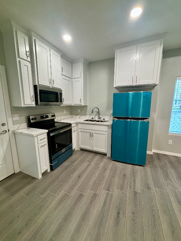 3012 W Kenwood St #1 - Photo 7 of 17