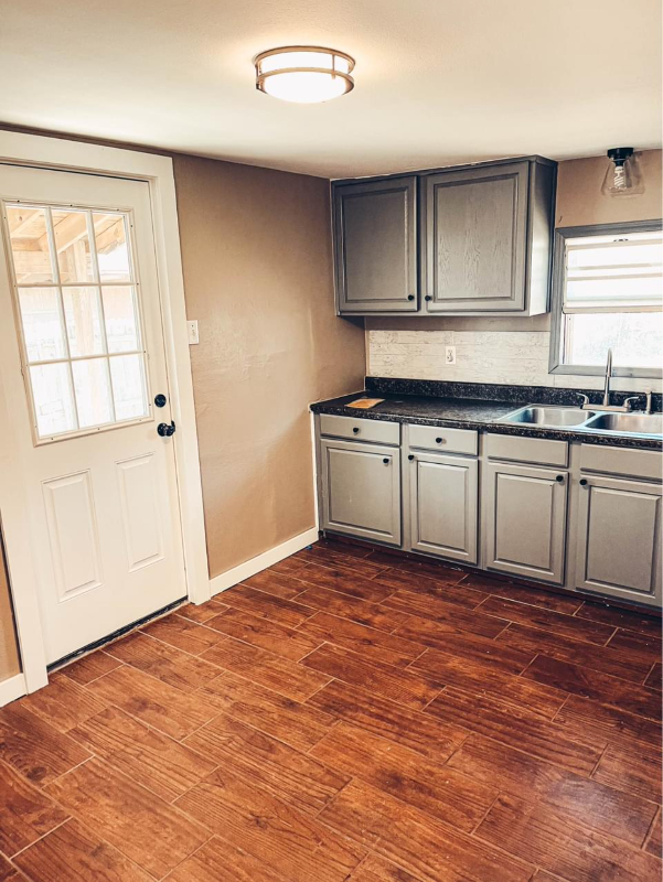 328 N Oklahoma Ave - Photo 2 of 8