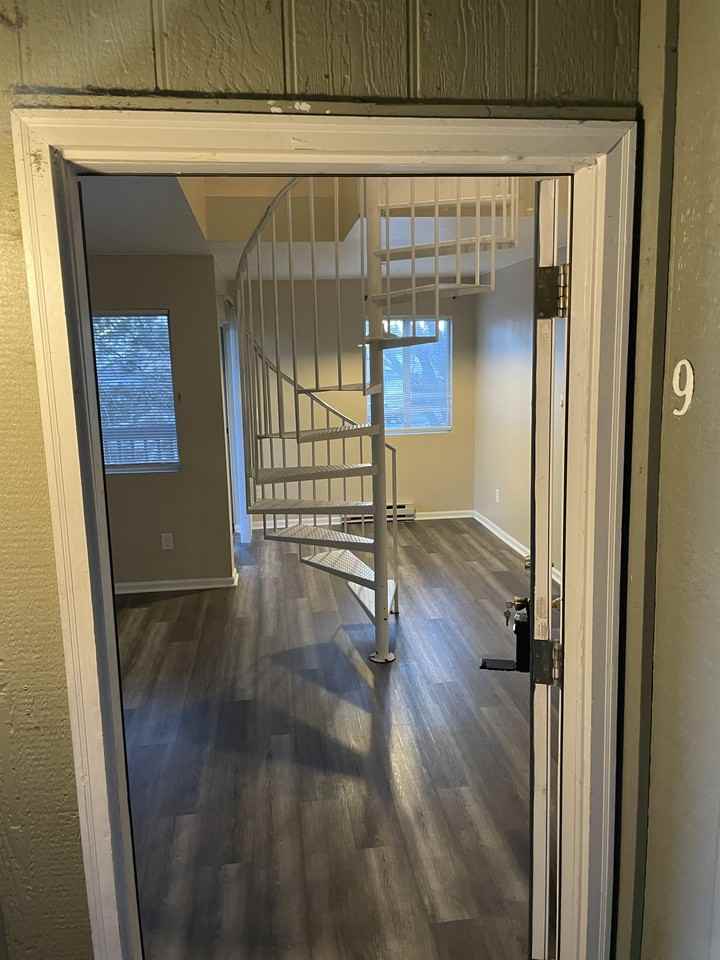 4531 Boardwalk Drive #Y9 - Photo 2 of 26