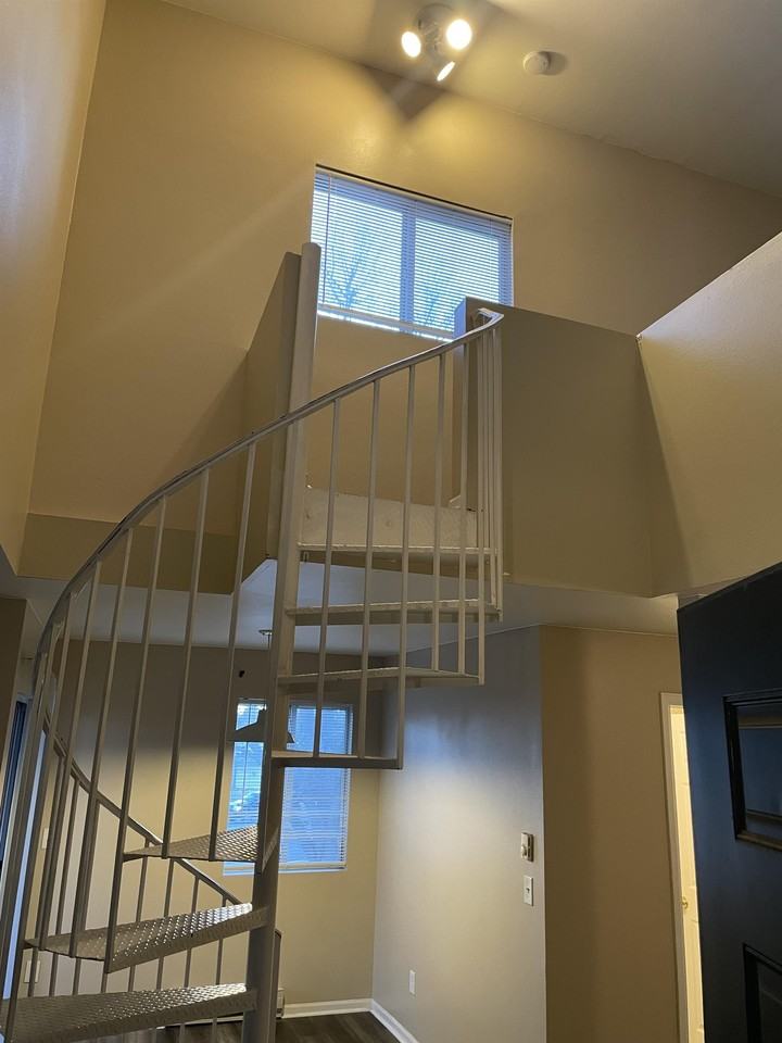 4531 Boardwalk Drive #Y9 - Photo 3 of 26