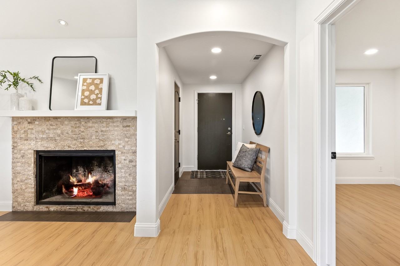 5136 W Cherry Ln - Photo 3 of 44