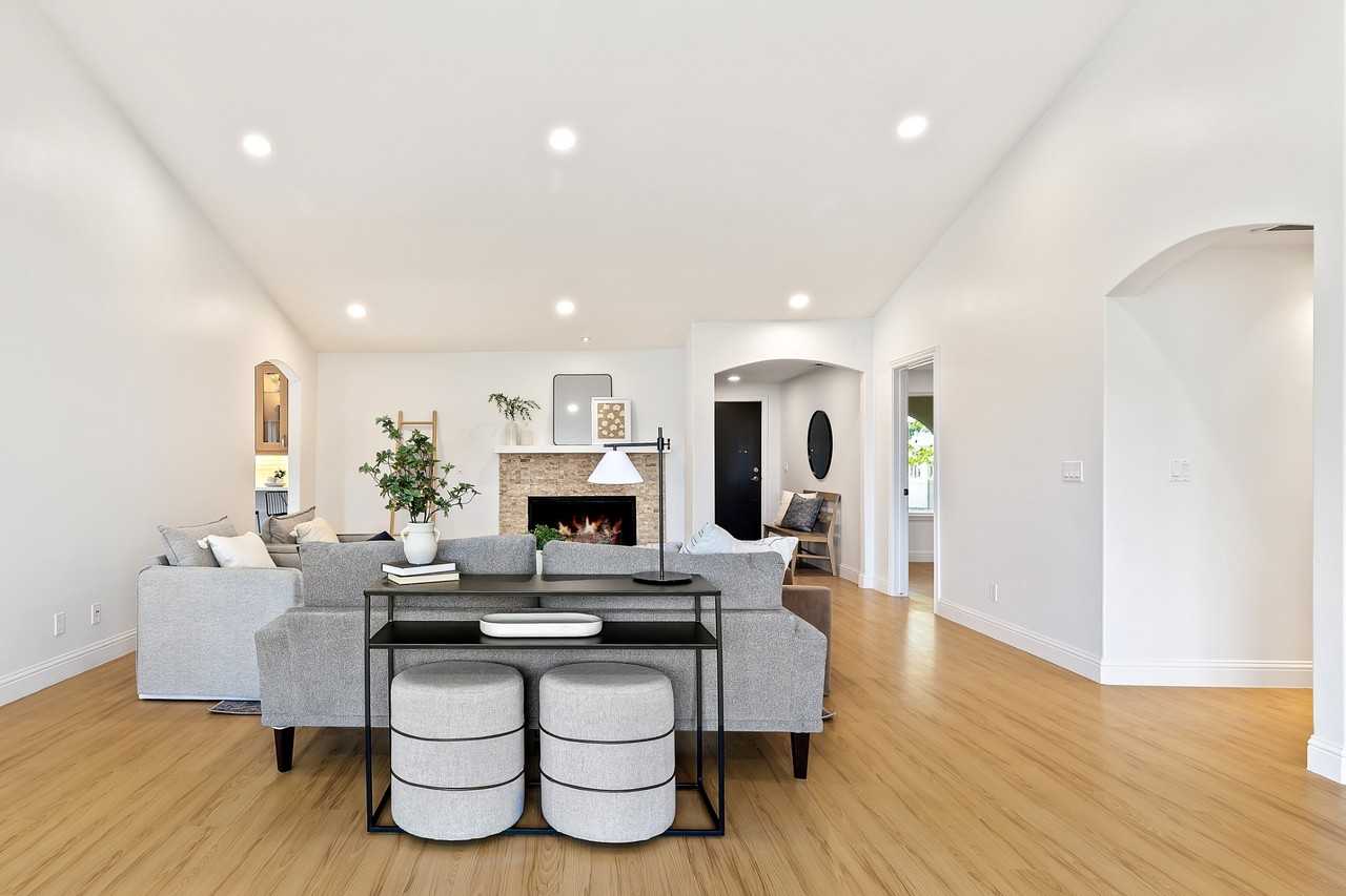 5136 W Cherry Ln - Photo 5 of 44