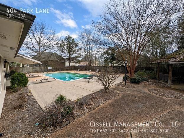 404 Park Ln - Photo 3 of 24