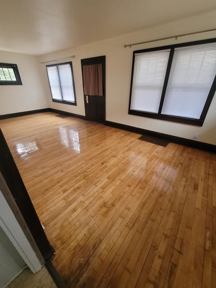 1478 E Mason St #1 - Photo 2 of 16