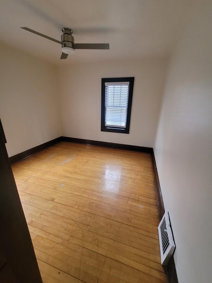 1478 E Mason St #1 - Photo 6 of 16