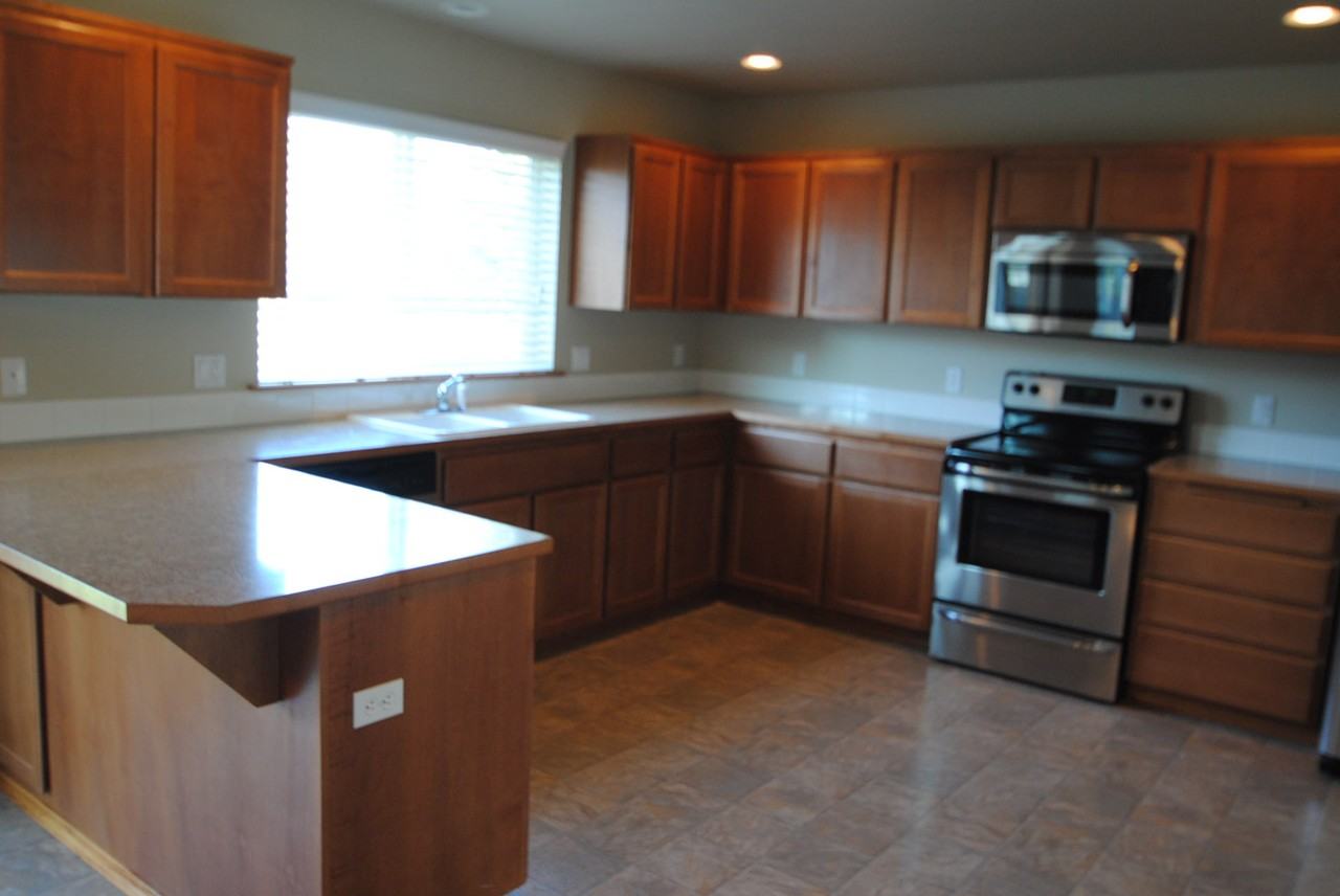 105 Burr St NE - Photo 2 of 7