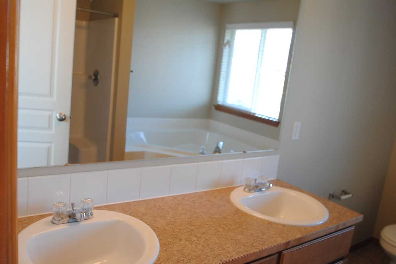 105 Burr St NE - Photo 3 of 7