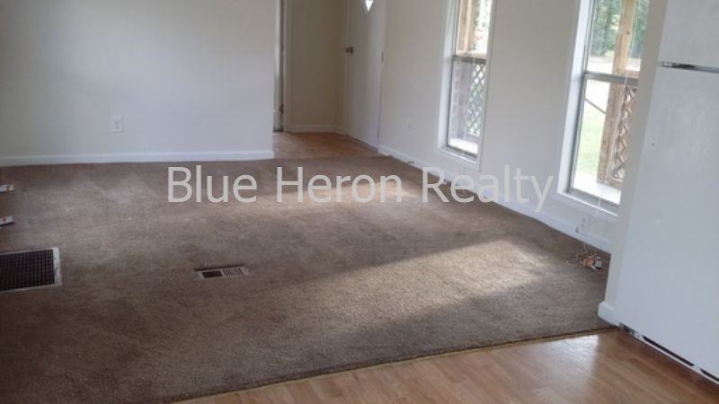 631 N 9th St - Photo 3 of 4