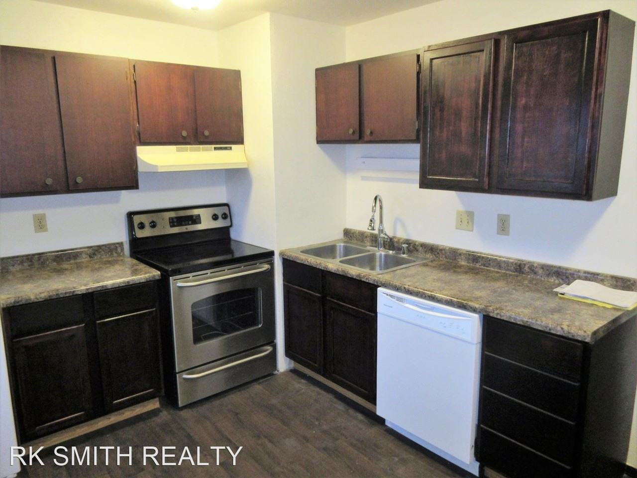 2713-2831 Woodlane Dr. - Photo 3 of 10