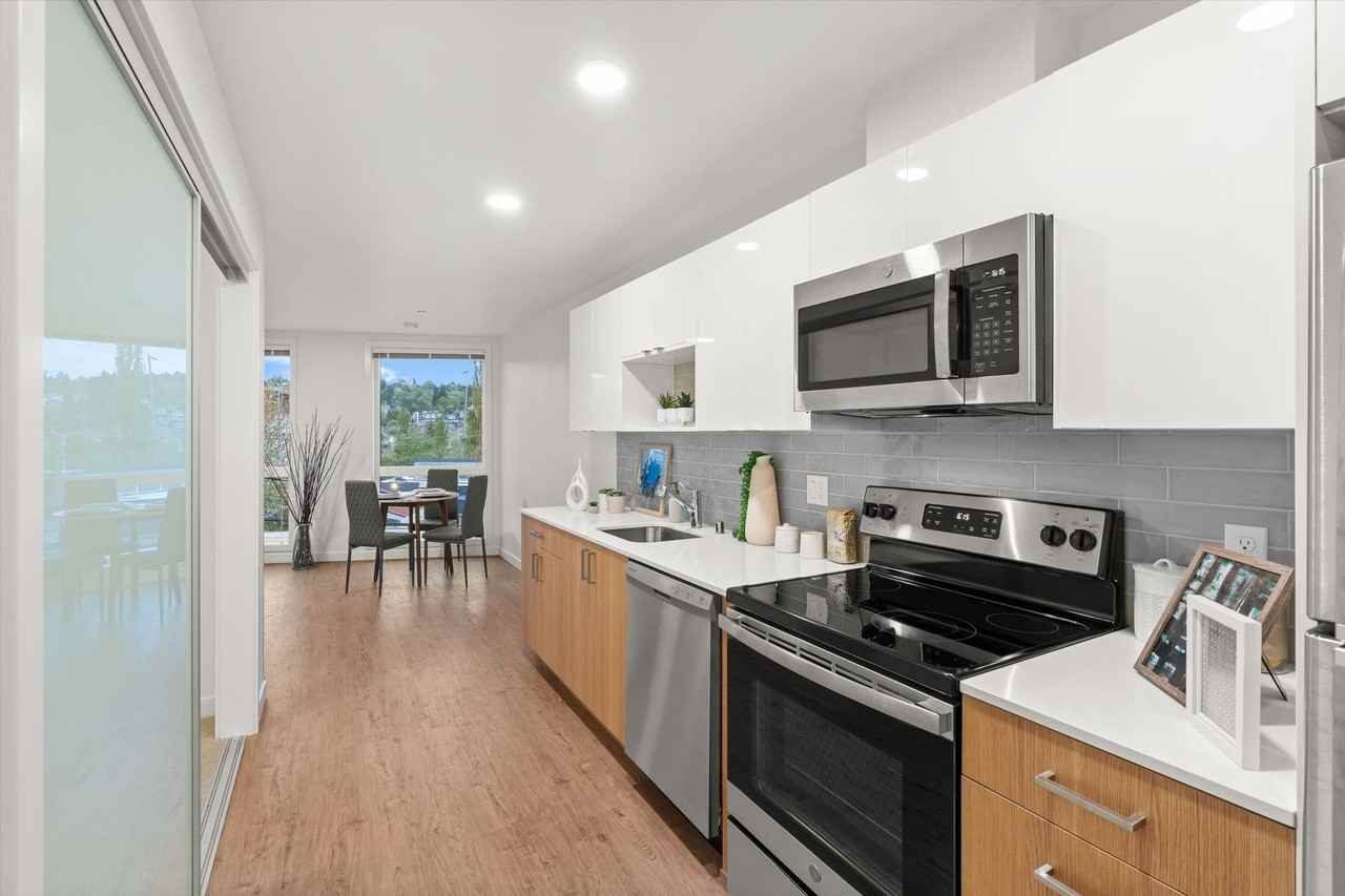 The Waterway Building - Photo 5 of 18