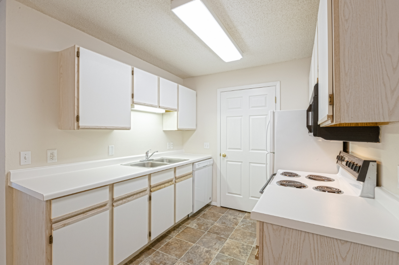 PEARLWOOD ESTATES - Photo 6 of 50