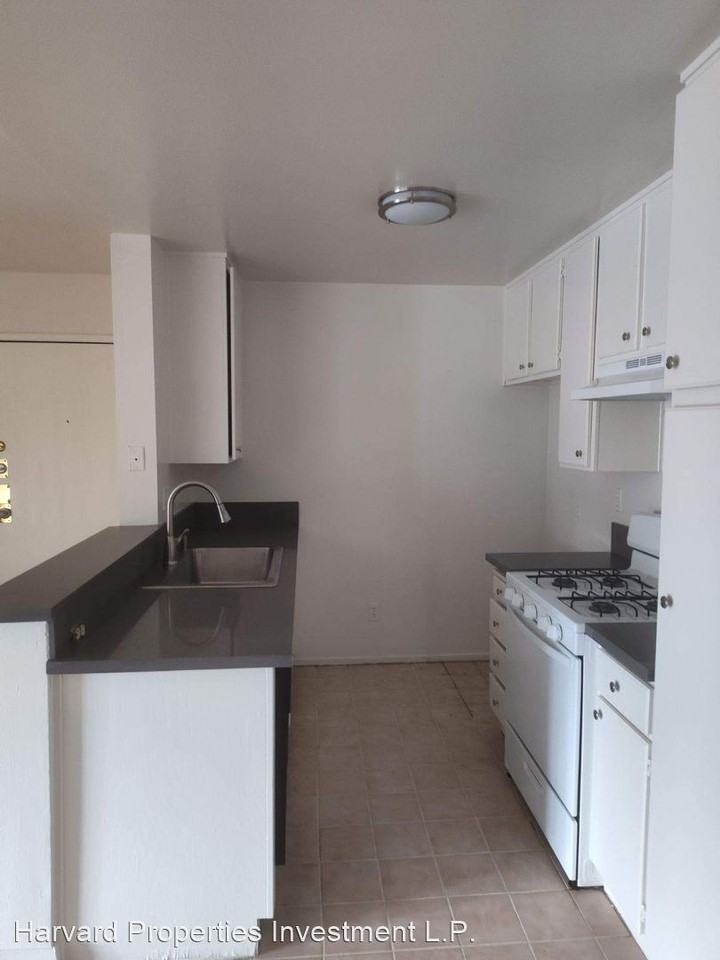 515 S. Harvard Blvd. - Photo 2 of 8