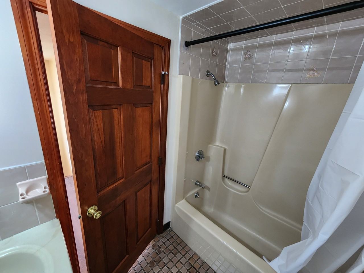 66 Brook Street #1F - Photo 7 of 23