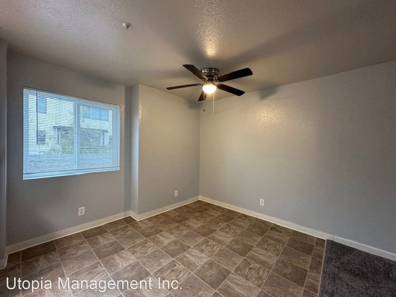 29536 Dixon St - Photo 3 of 12