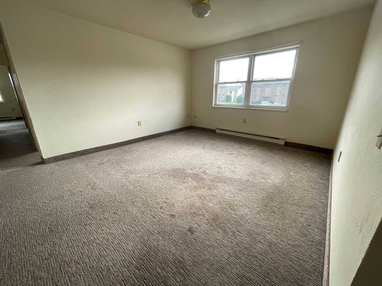 Bayit Edinboro - Photo 3 of 42