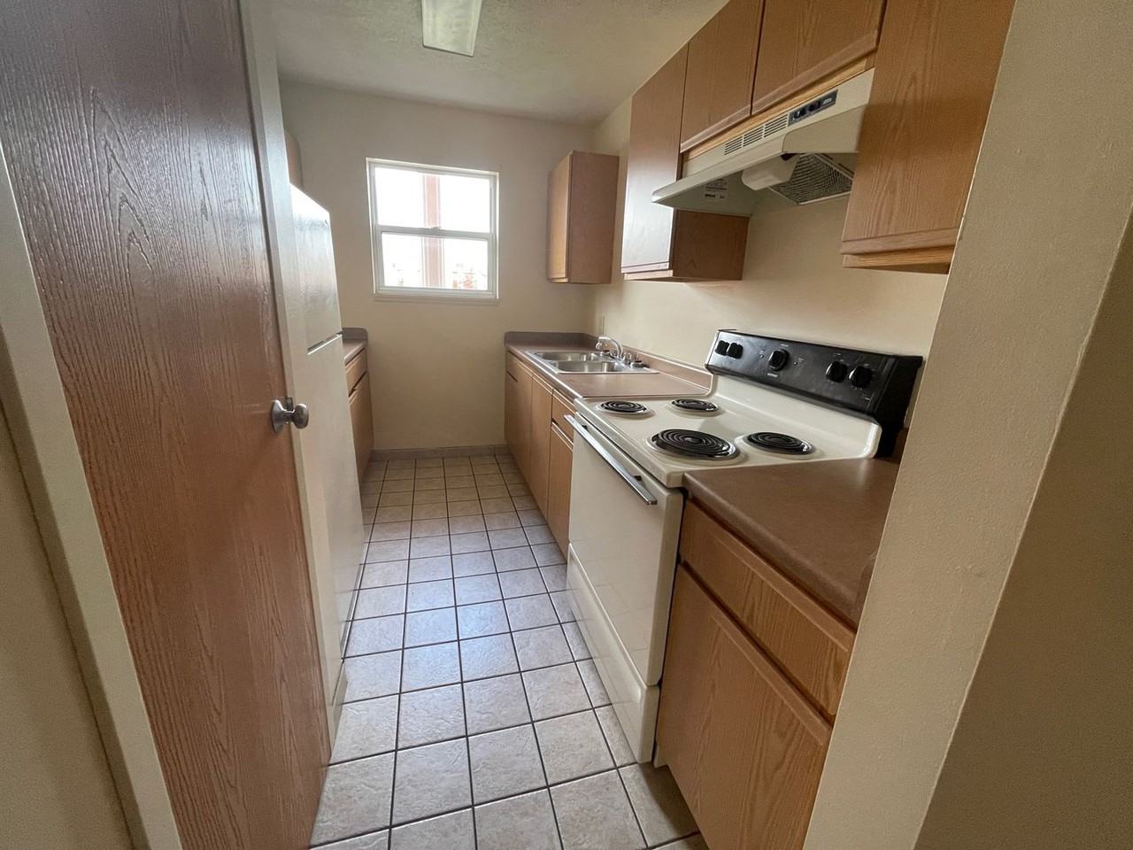 Bayit Edinboro - Photo 4 of 42