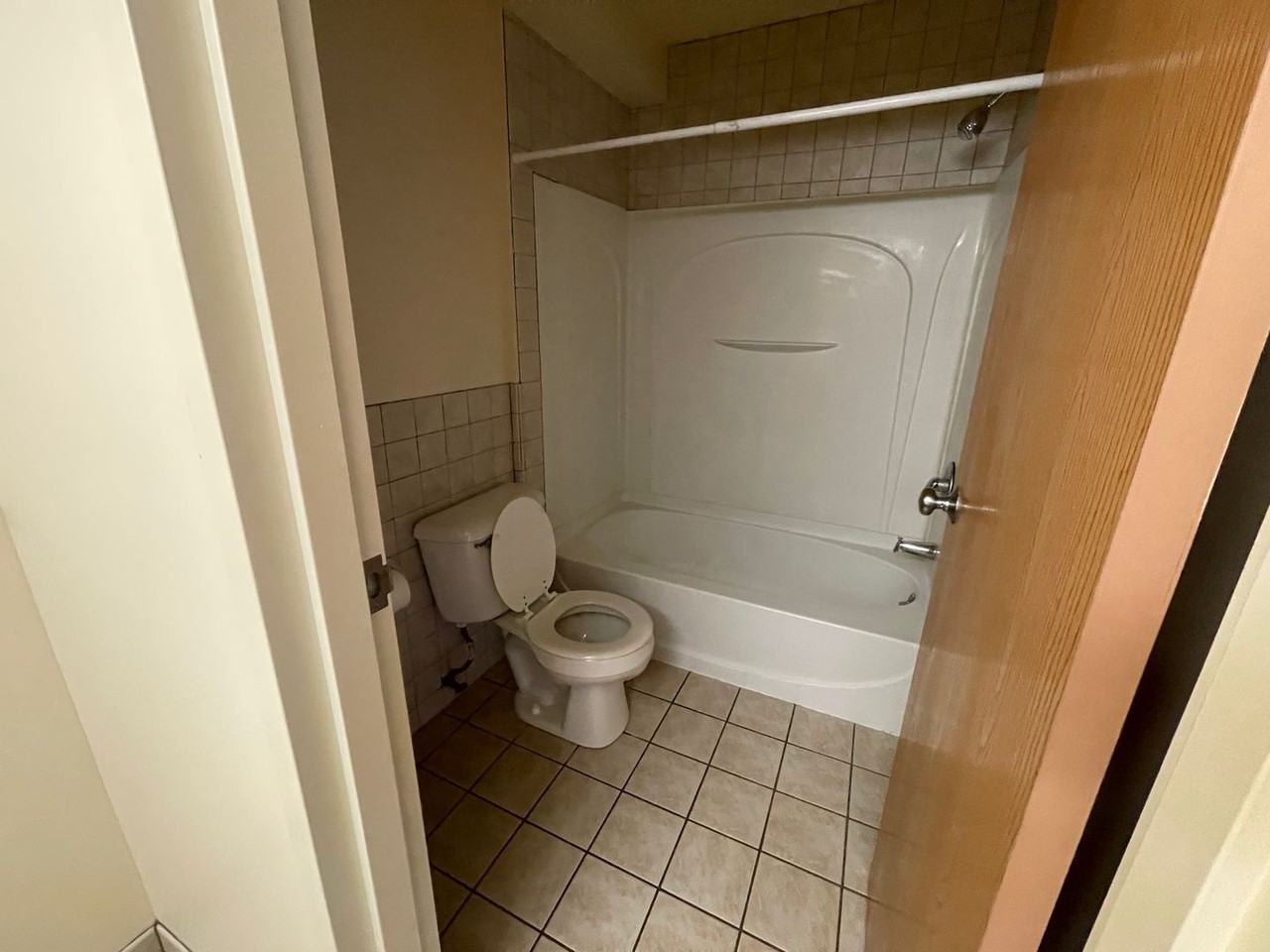 Bayit Edinboro - Photo 6 of 42