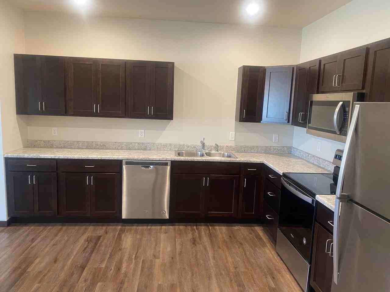 Rosewood Apartments - Photo 5 of 6