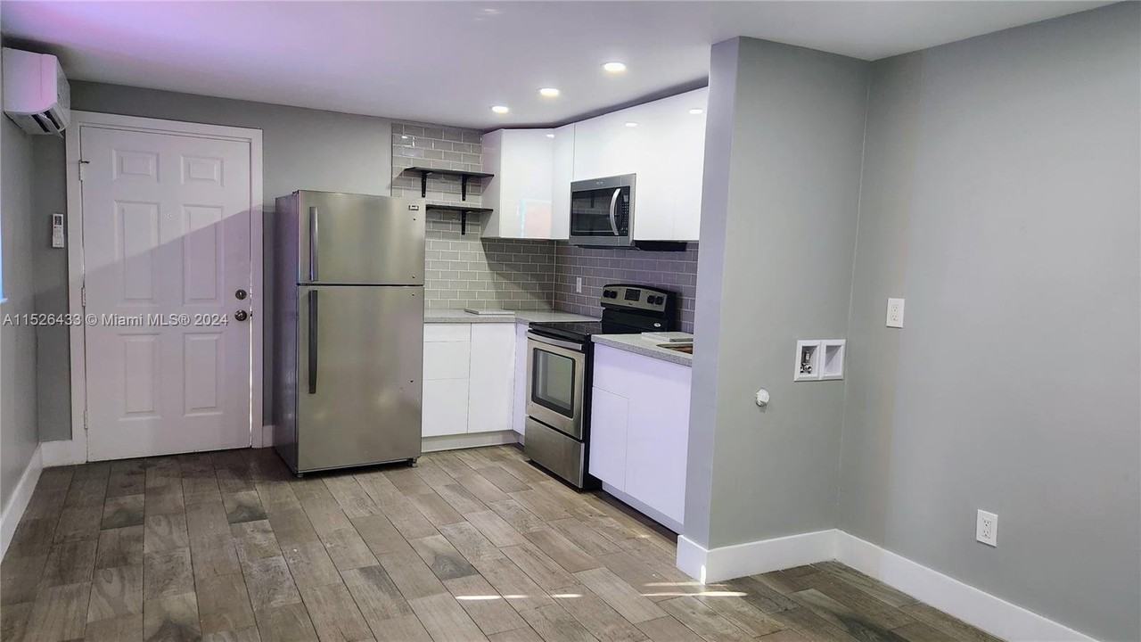 2489 Sw 11th St #2 - Photo 2 of 8