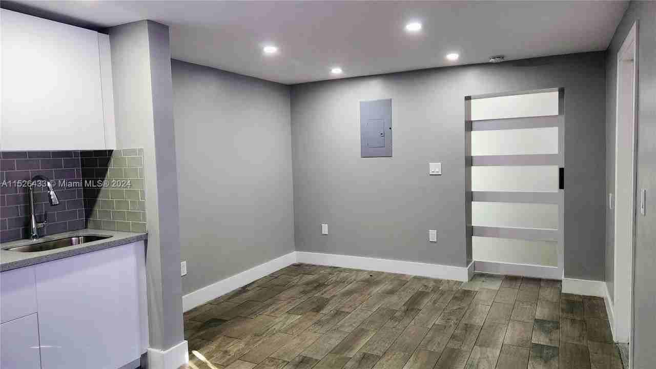 2489 Sw 11th St #2 - Photo 3 of 8