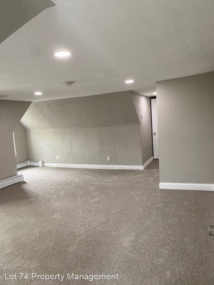 438 E. Broad Street - Photo 3 of 16